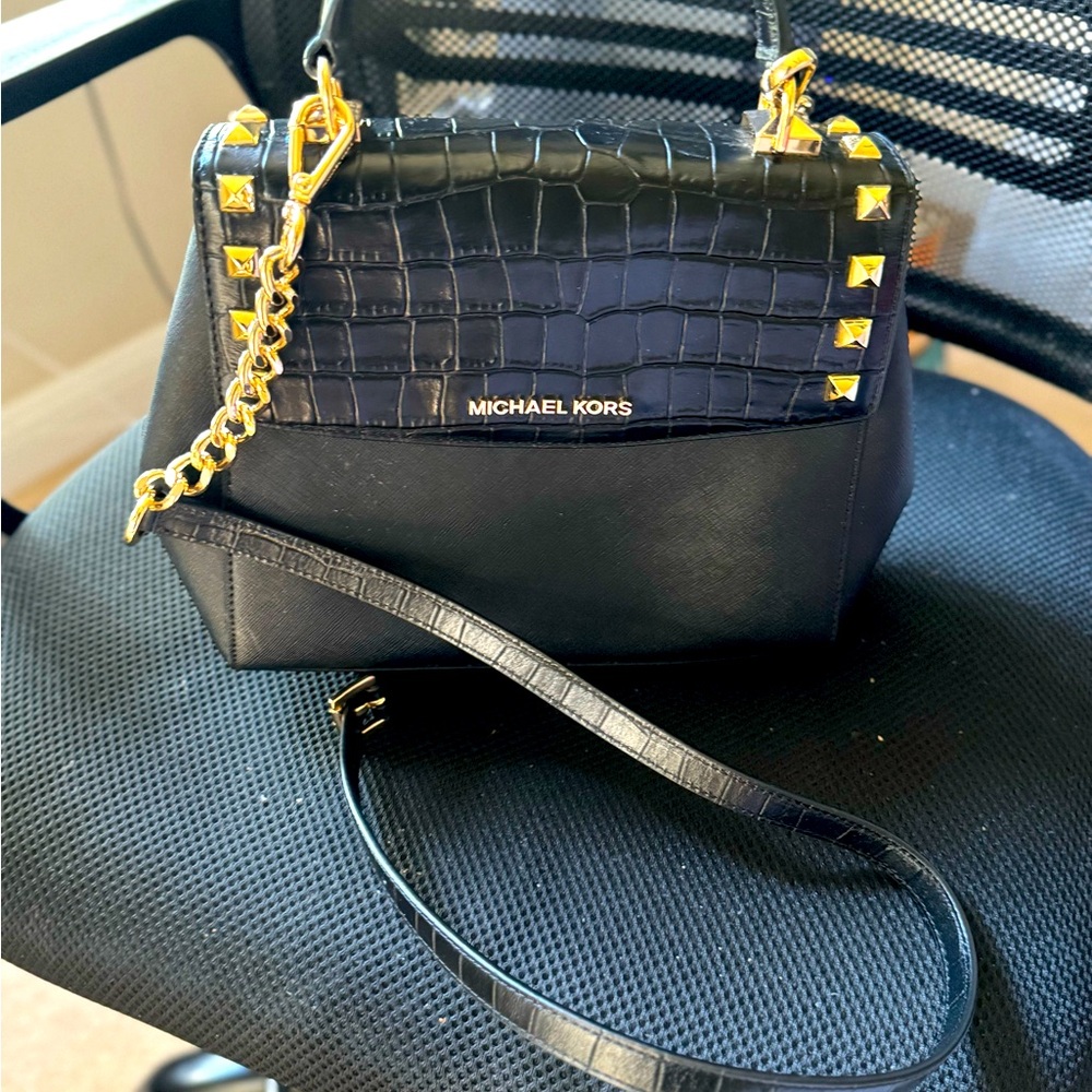 MK cross body